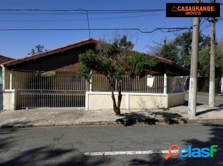 Casa com 03 quartos, Monte Castelo, São José dos Campos