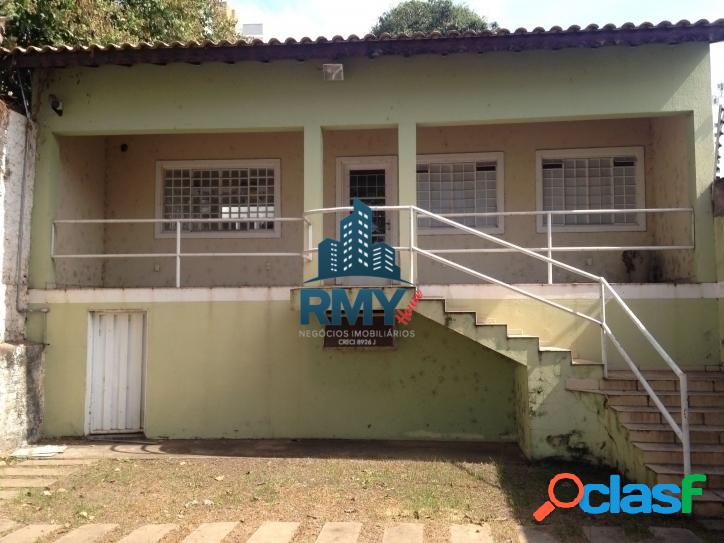 Casa comercial na região central de Cuiabá Com 7 Vagas