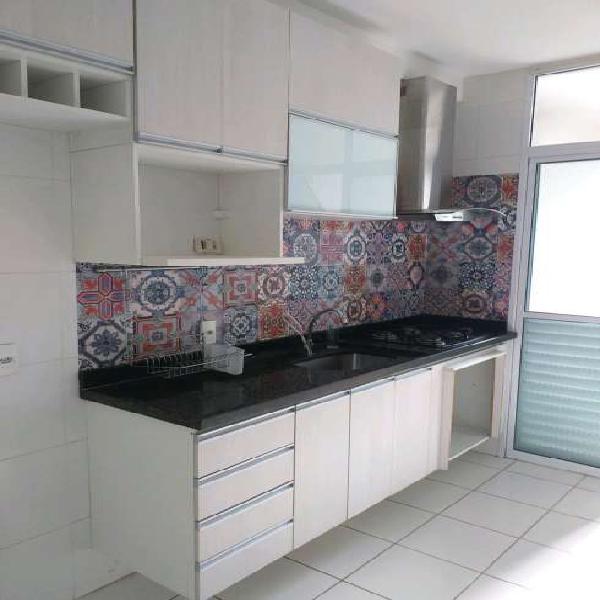 Apartamento com 3 Quartos à Venda, 69 m² por R$ 295.000