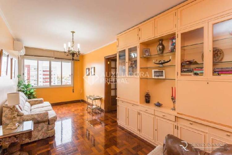 Apartamento com 2 Quartos à Venda, 72 m² por R$ 430.000