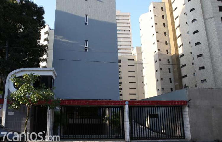 Apartamento com 3 Quartos para Alugar, 117 m² por R$