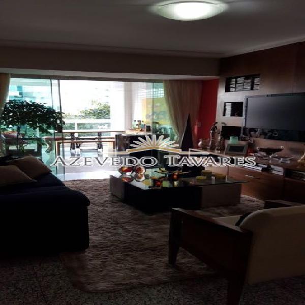 Apartamento com 3 Quartos para Alugar, 127 m² por R$