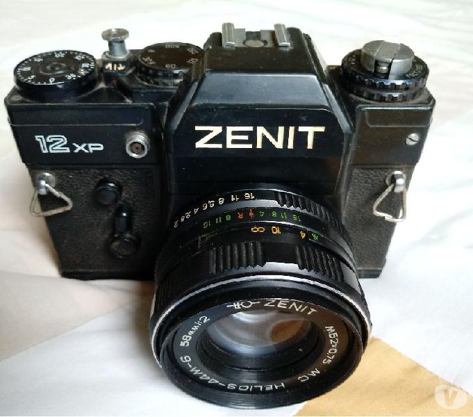 Máquina Fotográfica ZENIT 12XP