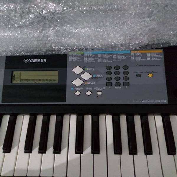 Teclado Yamaha Psr E 233