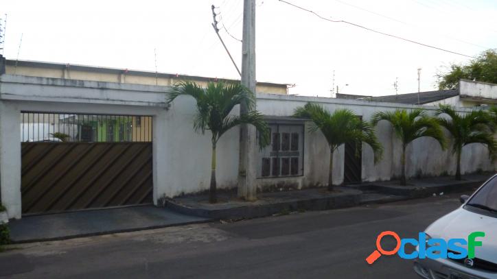 Casa no Santo Antônio c/ 2 suítes em Conjunto dos