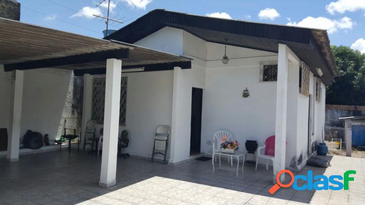 Casa no Vieiralves para venda em Manaus