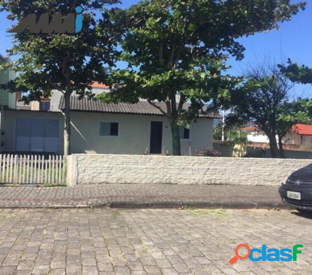 Excelente Investimento - Casa a 90 Mts da Praia em