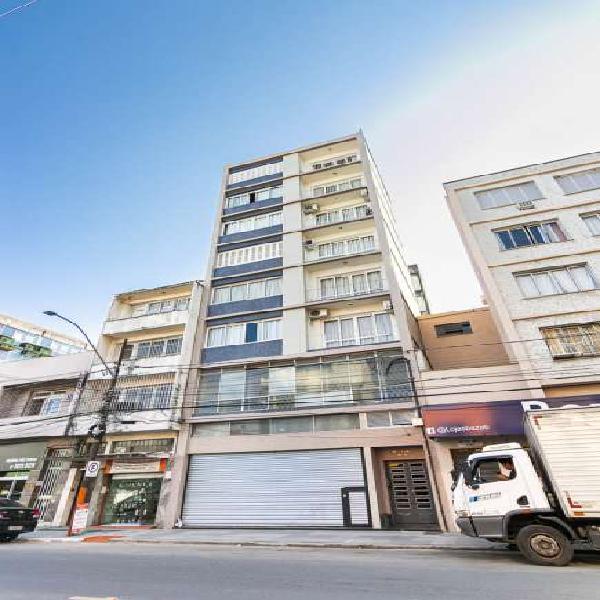 Apartamento com 2 Quartos à Venda, 60 m² por R$ 198.000