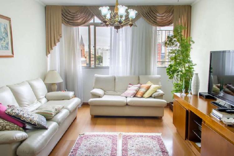 Apartamento com 3 Quartos à Venda, 109 m² por R$ 930.000