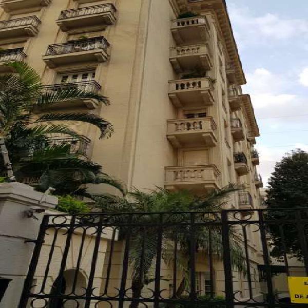 Apartamento com 3 Quartos para Alugar, 160 m² por R$