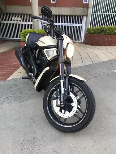 Harley Davidson Night V Rod 2014 5600km 44 Mil