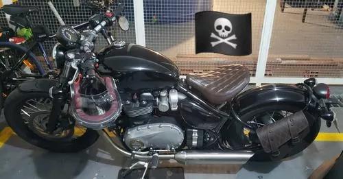 Triumph Bonneville Bobber (Harley Davidson Sportster 883)