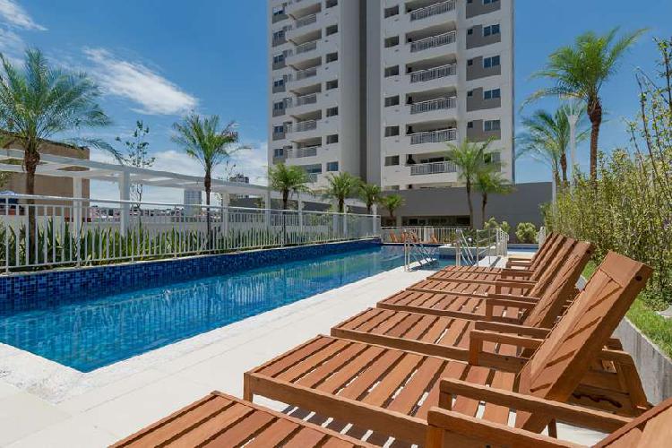 Apartamento com 3 Quartos à Venda, 81 m² por R$ 585.000