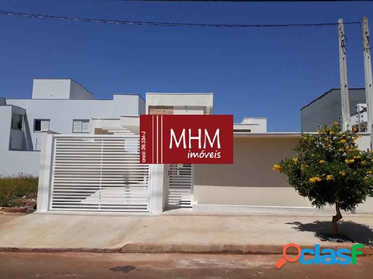 Belíssima casa no Portal Ville Primavera