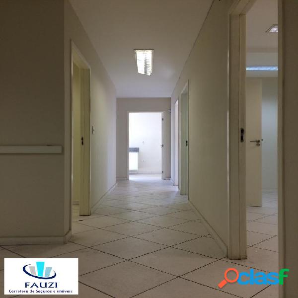 Locação - Sala comercial na Chácara Santo Antônio -