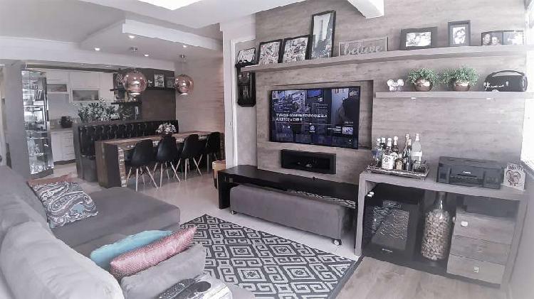 Apartamento com 3 Quartos à Venda, 94 m² por R$ 480.000