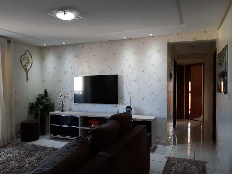 Apartamento com 3 Quartos à Venda, 103 m² por R$ 255.000