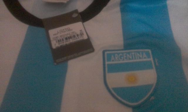 Camisa da Argentina da Lotto - Tamanho M - Só R$60