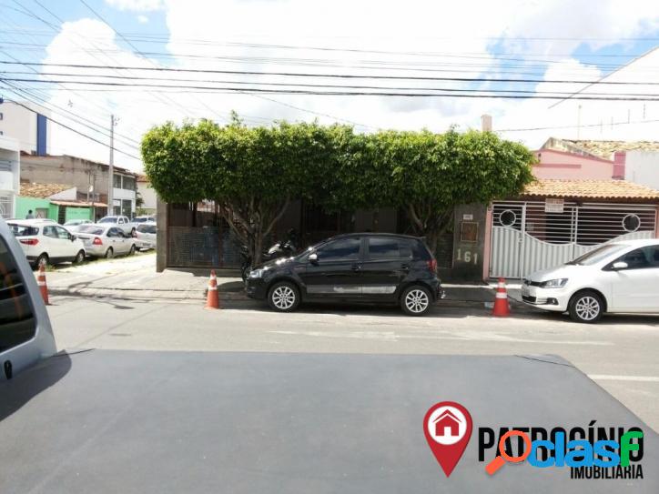 Casa residencial para venda e locação, Ponto Central,