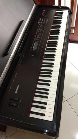 Piano/sintetizador Yamaha S08