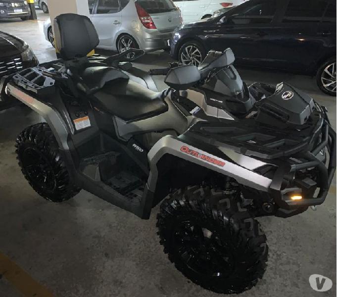 Quadriciclo Bombardier Can Am Outlander 850 cc 2017 estado d