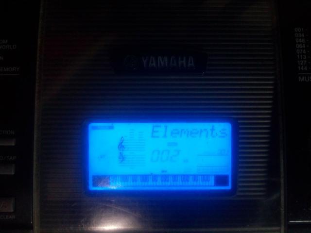 Teclado Yamaha PSR E423