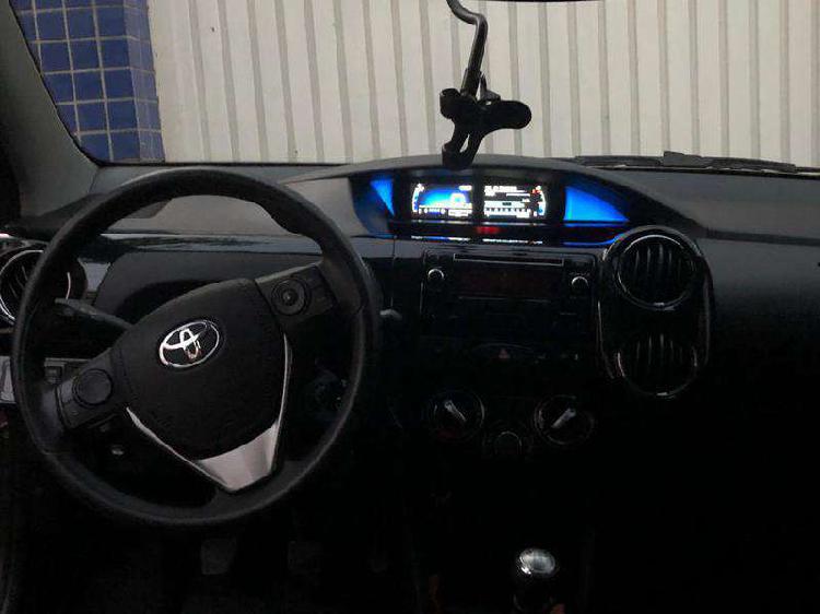 Toyota Etios X Plus Sedan 1.5 Flex 16v 4p Mec.