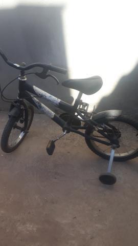 Vendo bicicleta infantil aro 16