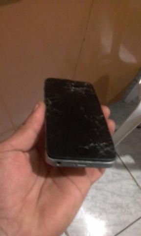 Iphone 5s, frontal quebrada.
