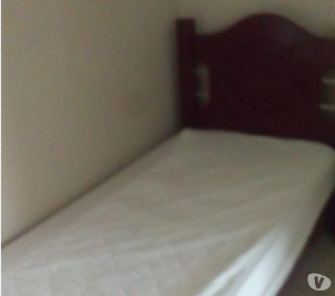 Alugo Quarto Individual p estudante Prox ao Extra Campolim