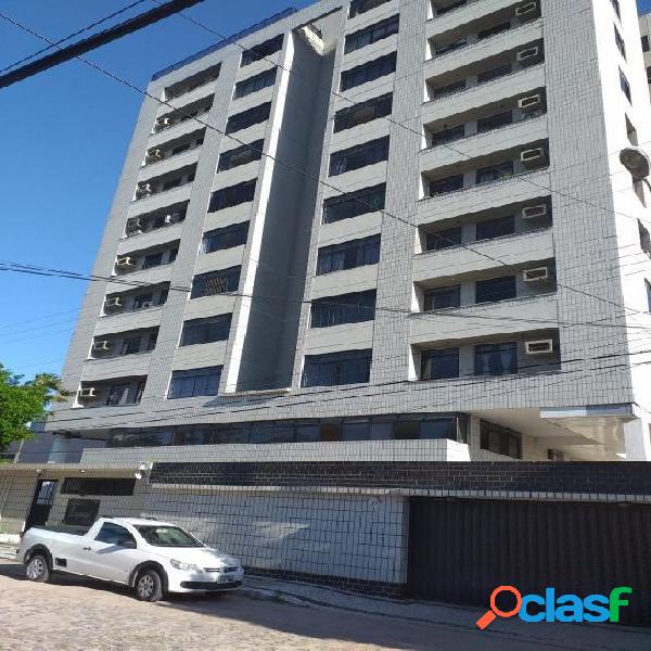 Apartamento com 03 quartos próximo Shopping Rio Mar Papicu