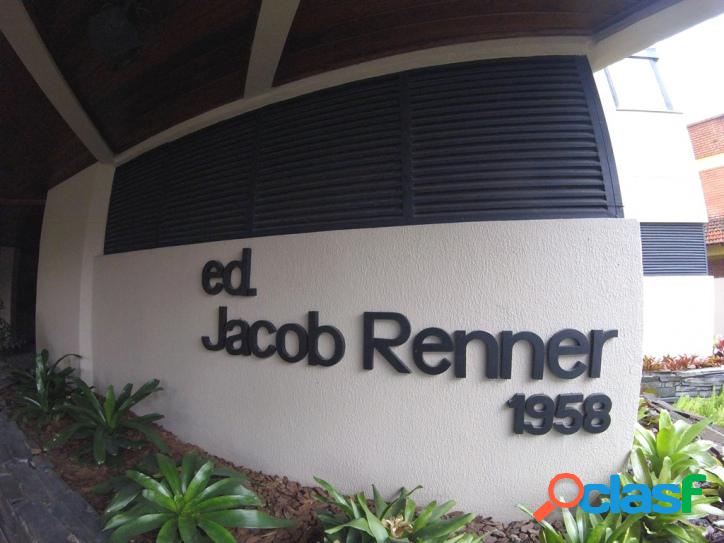 Apartamento no Ed. Jacob Renner no centro.