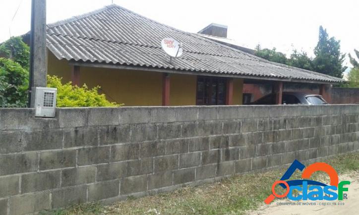 Casa a venda com 03 dorm, terreno c/ 360m² murado. Ótima