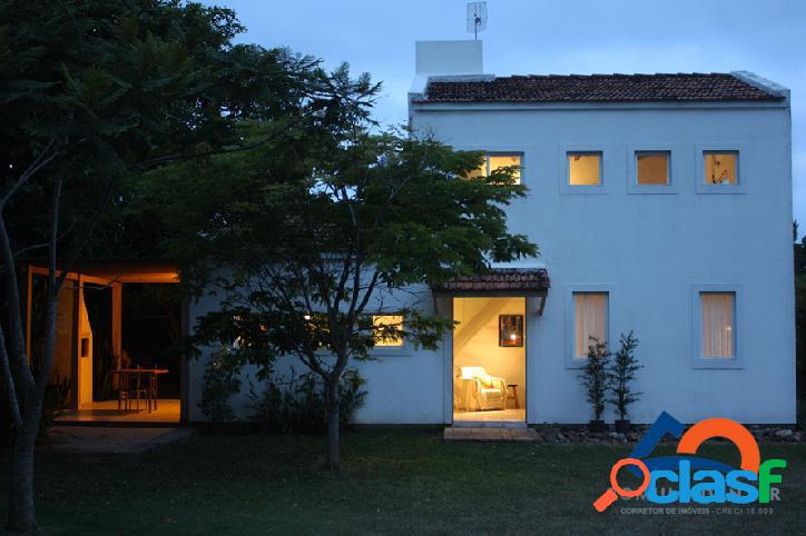 Casa a venda com 180m² e Excelente acabamento.