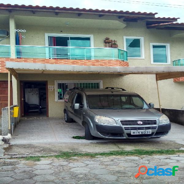 Casa a venda sobrado em rua calçada. Ótima localização