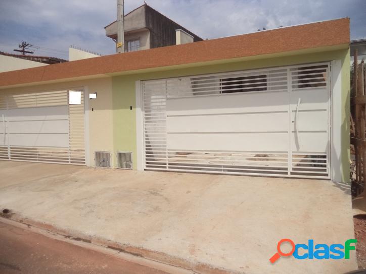 Casa c/3 Dormitórios, em Atibaia, Ótima Localização.