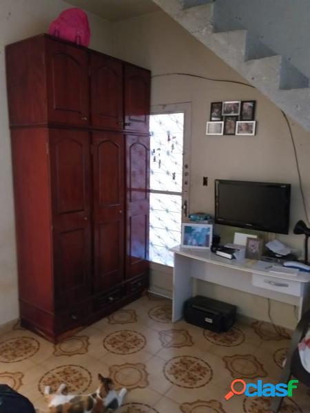 Casa com 3 dorms em Rio de Janeiro - Realengo por 180 mil à