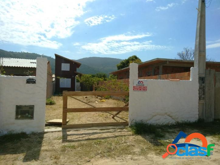 Excelente localização CASA A VENDA A 20min da praia do