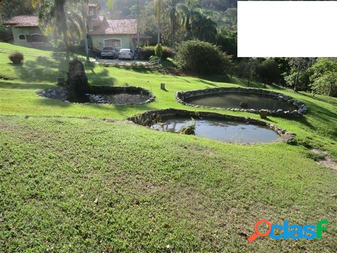Linda chácara 10.000 m2, em Atibaia, ótima localização.