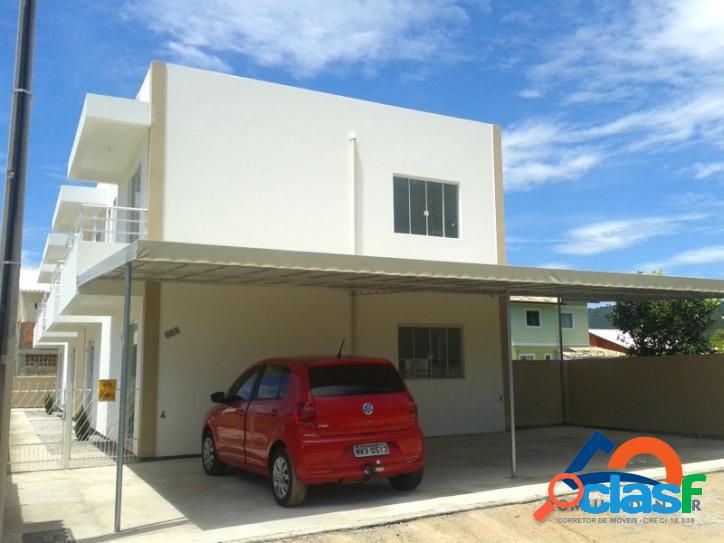 Lindo sobrado NOVO com ótimo acabamento. Rio Vermelho.