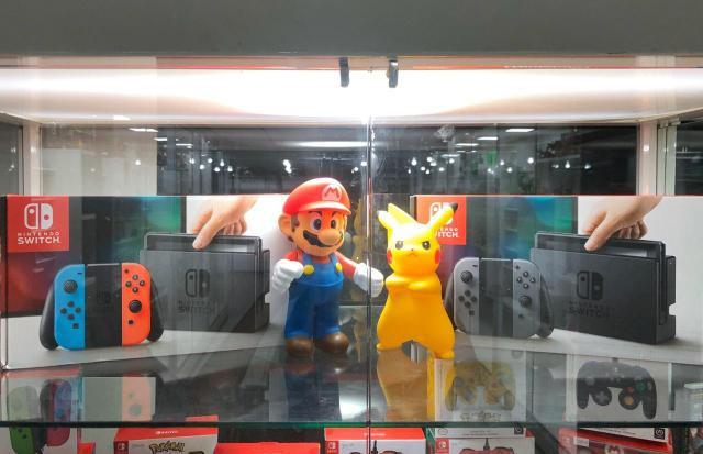 Nintendo switch 32gb novo!! Neon e gray