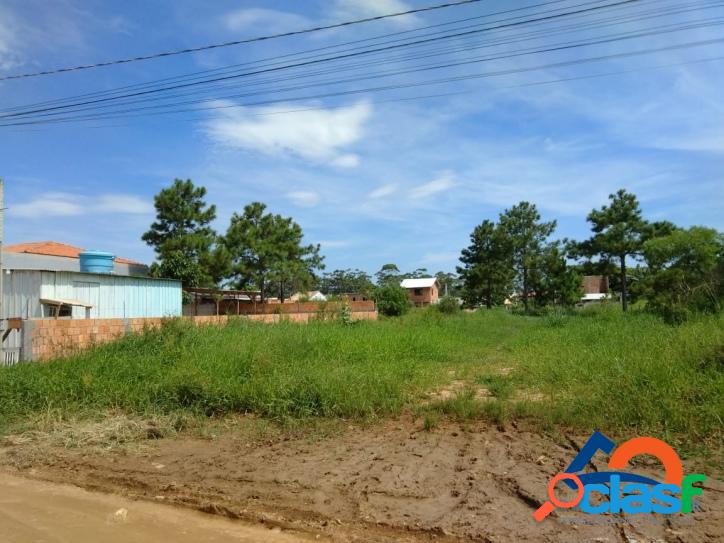 Terreno a venda com 180m², rua larga. Florianópolis Rio