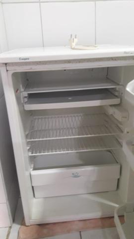 Vendo esse frigobar semi novo
