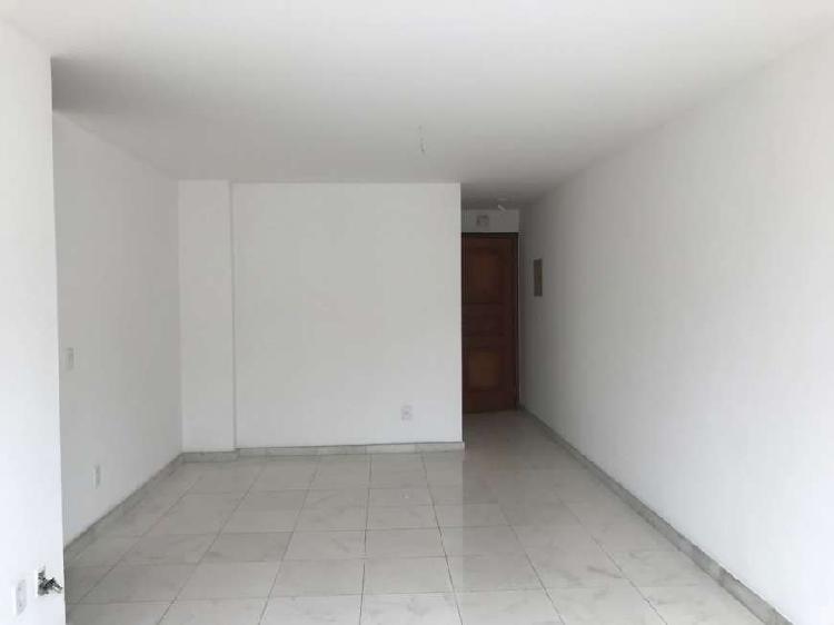 Apartamento com 2 Quartos para Alugar, 80 m² por R$