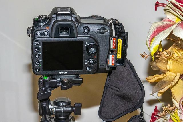Camera Nikon Dslr 24.3 MP PROFISSIONAL (CORPO)