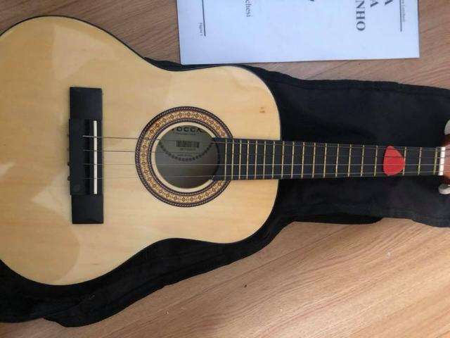 Vende-se cavaquinho