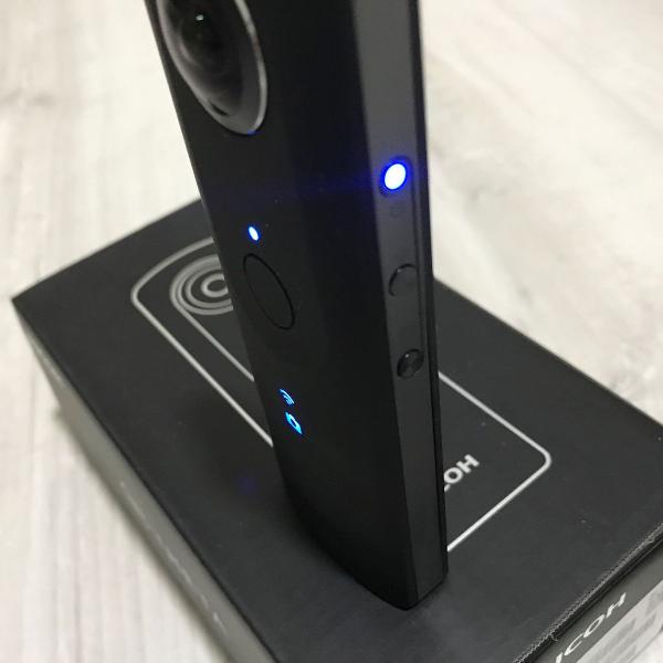 câmera 360 ricoh theta black