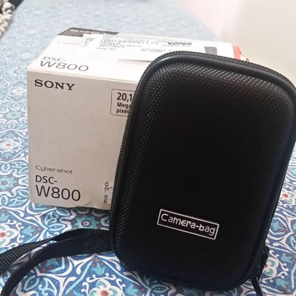 câmera cyber shot preta com case sony