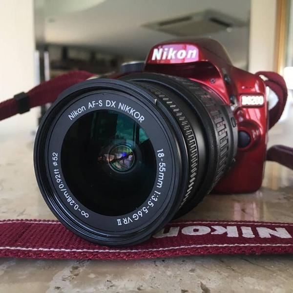 câmera nikon d3200 vermelha