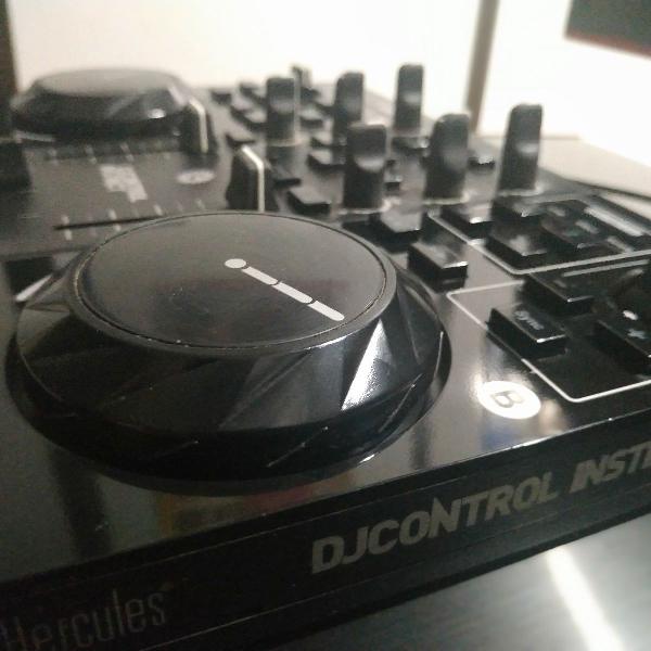Controladora Hercules DJ CONTROL INSTINCT